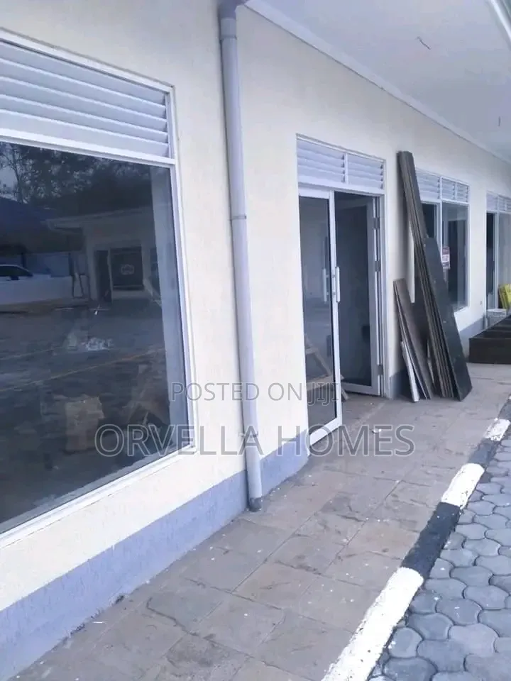 Shops to Let in Lavington for Commercial Use in Valley Arcade