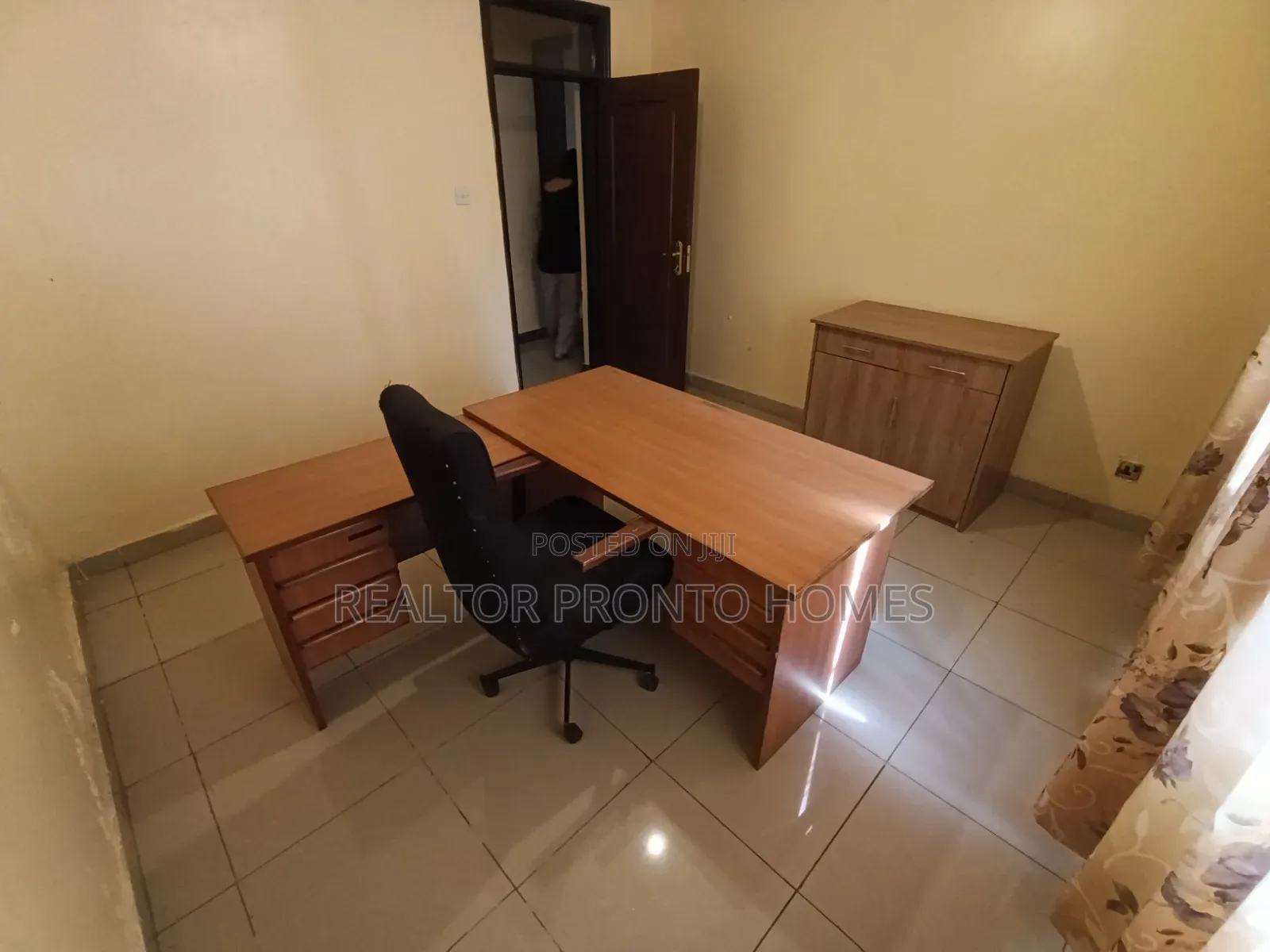 Fully Furnished 1 Room Office Space for Rent in Valley Arcade