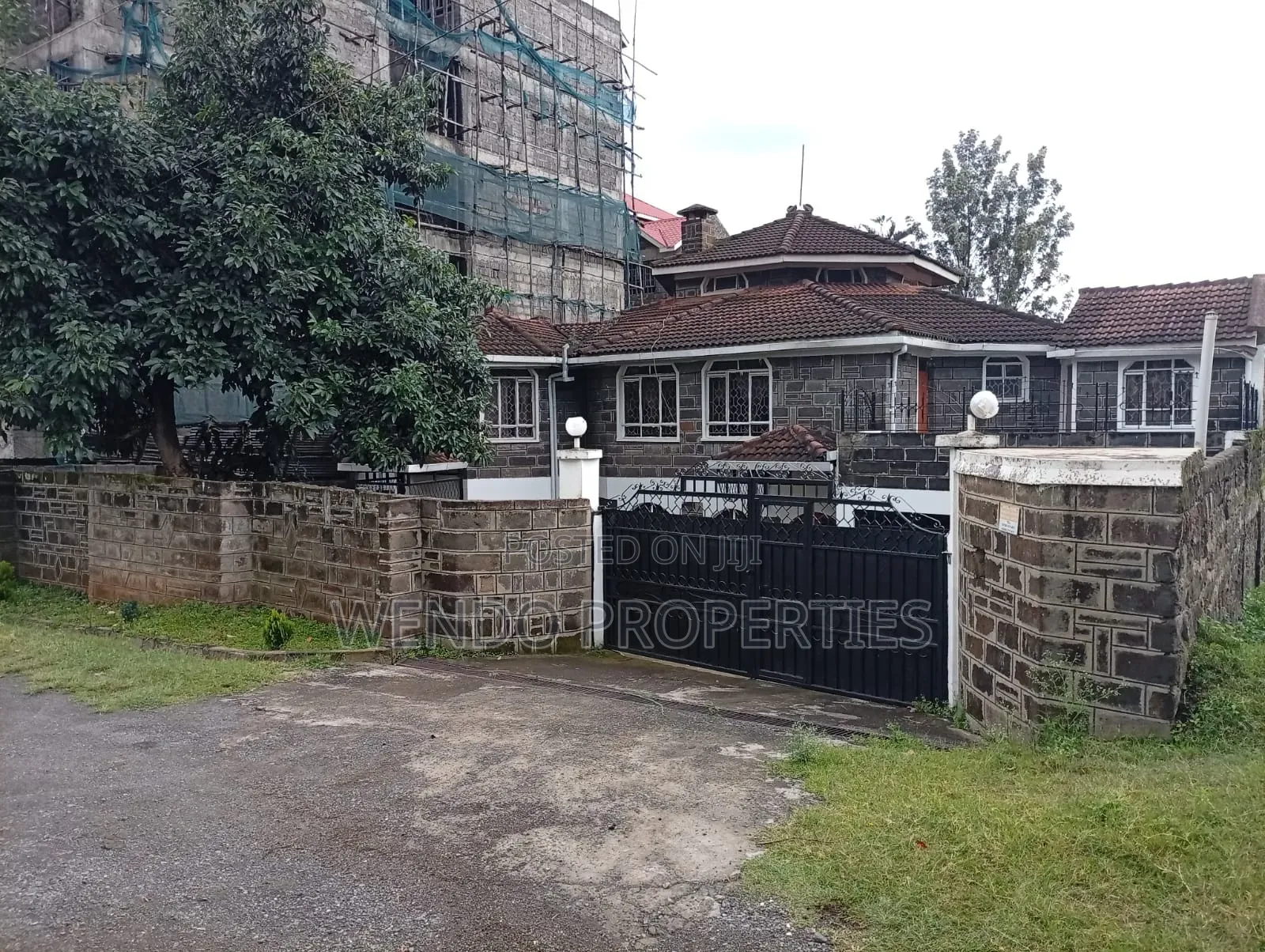 8bdrm Villa in Woodlands for sale in Woodlands
