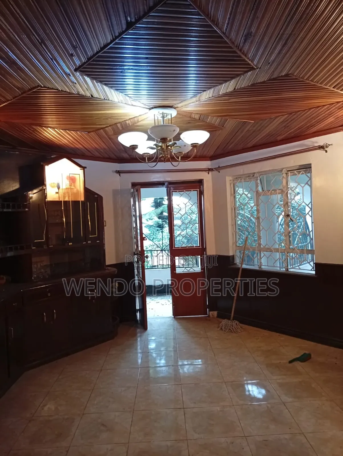 8bdrm Villa in Woodlands for sale in Woodlands