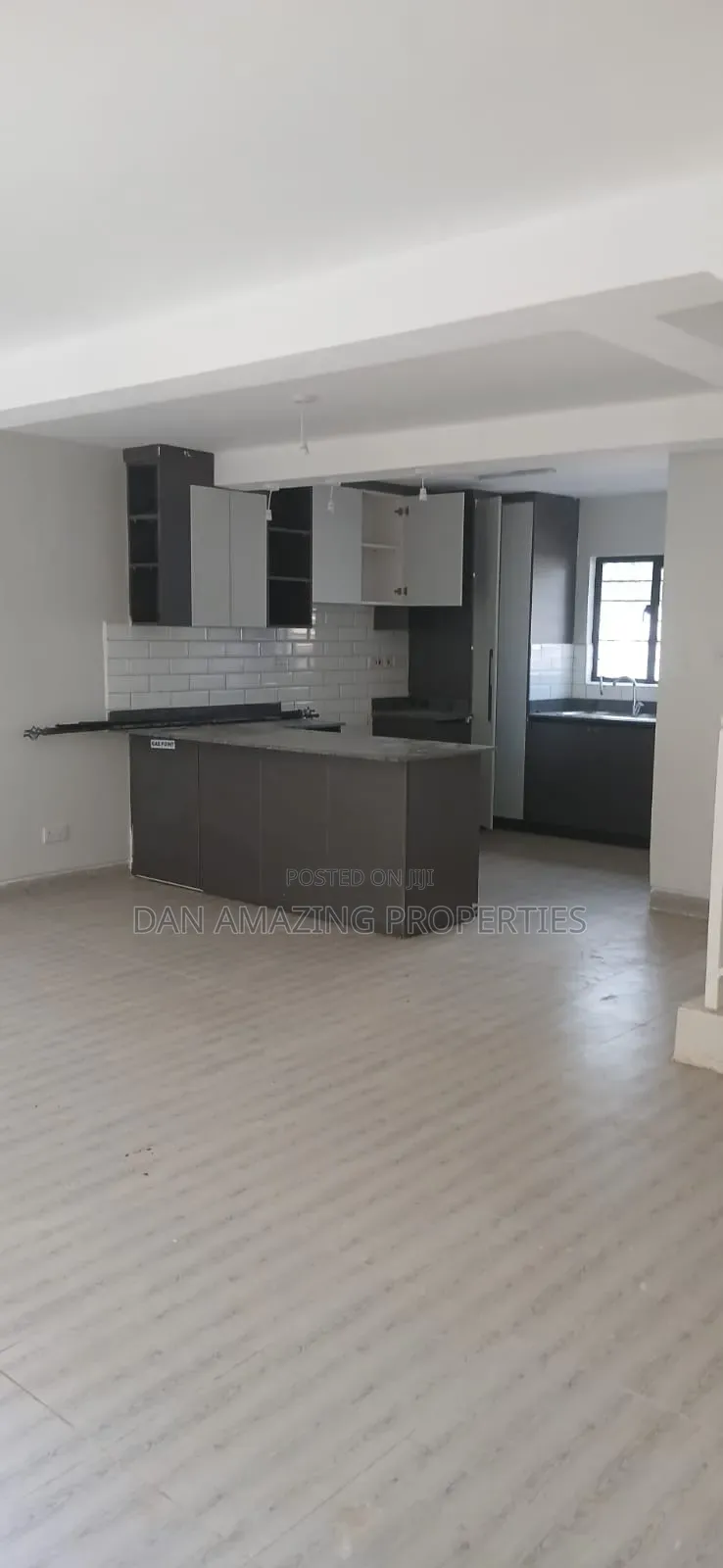 3bdrm Townhouse / Terrace in Kerarapon Drive for rent in Kerarapon