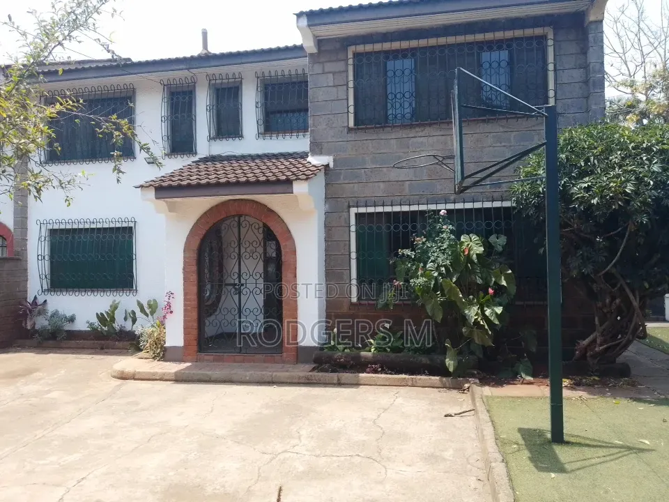 4bdrm Maisonette in State House Area for rent in State House Area