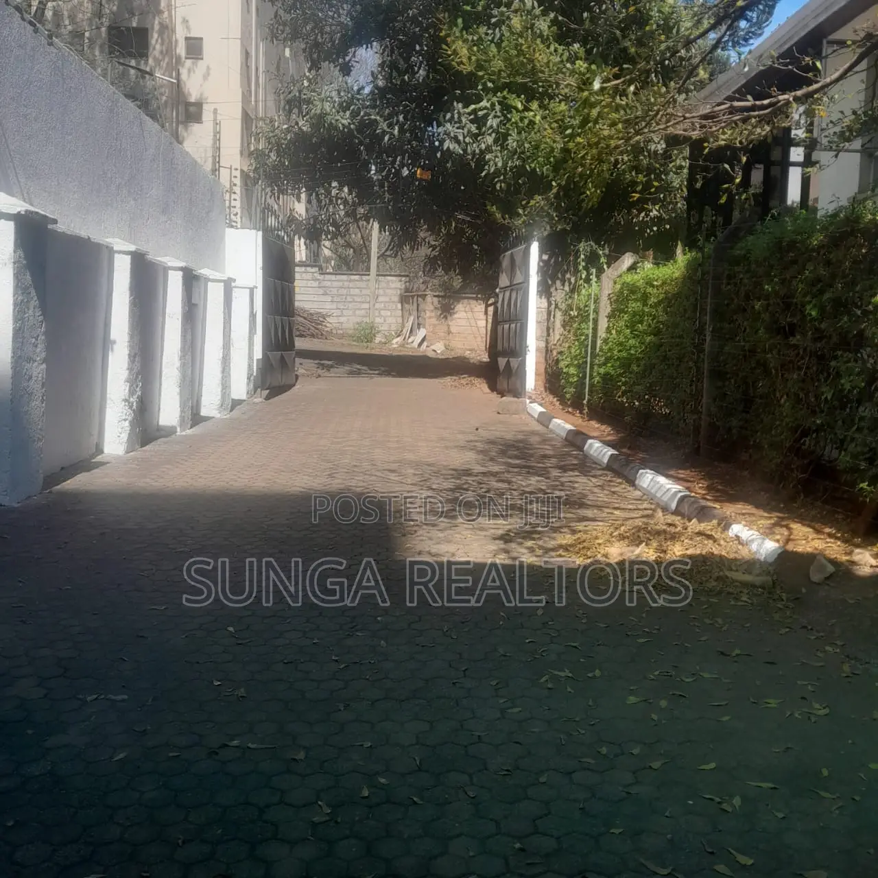 Commercial Townhouse for Rent in Lavington in Muthangari