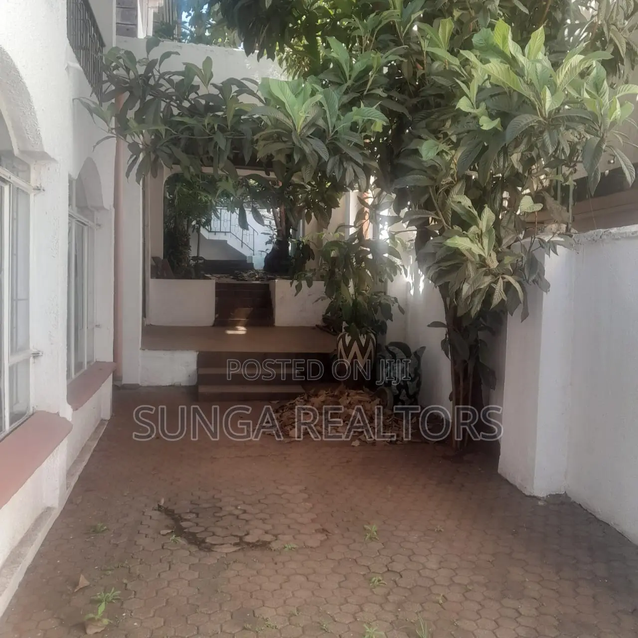 Commercial Townhouse for Rent in Lavington in Muthangari
