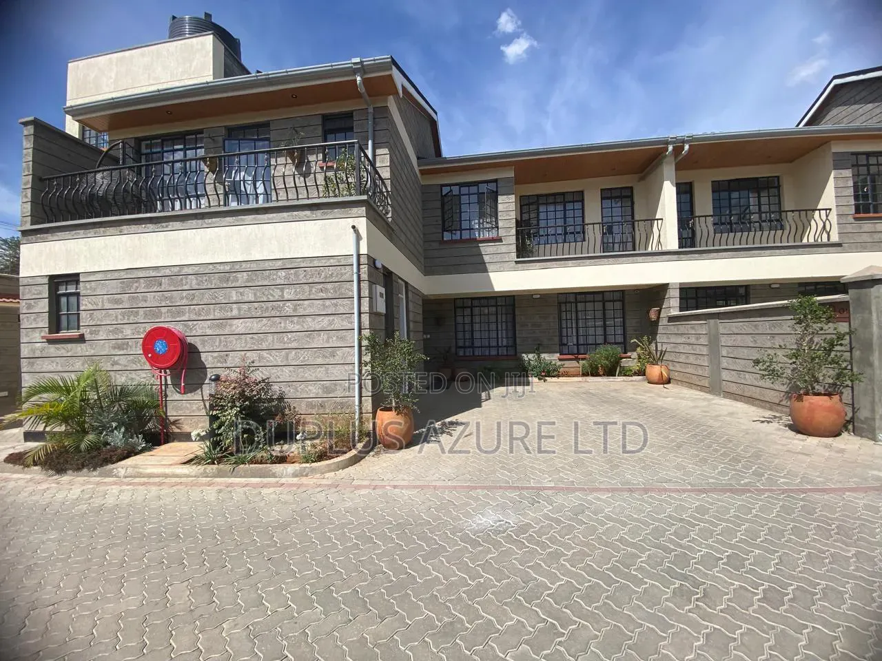 4bdrm Maisonette in Gateway Mall Area for sale in Gateway Mall Area