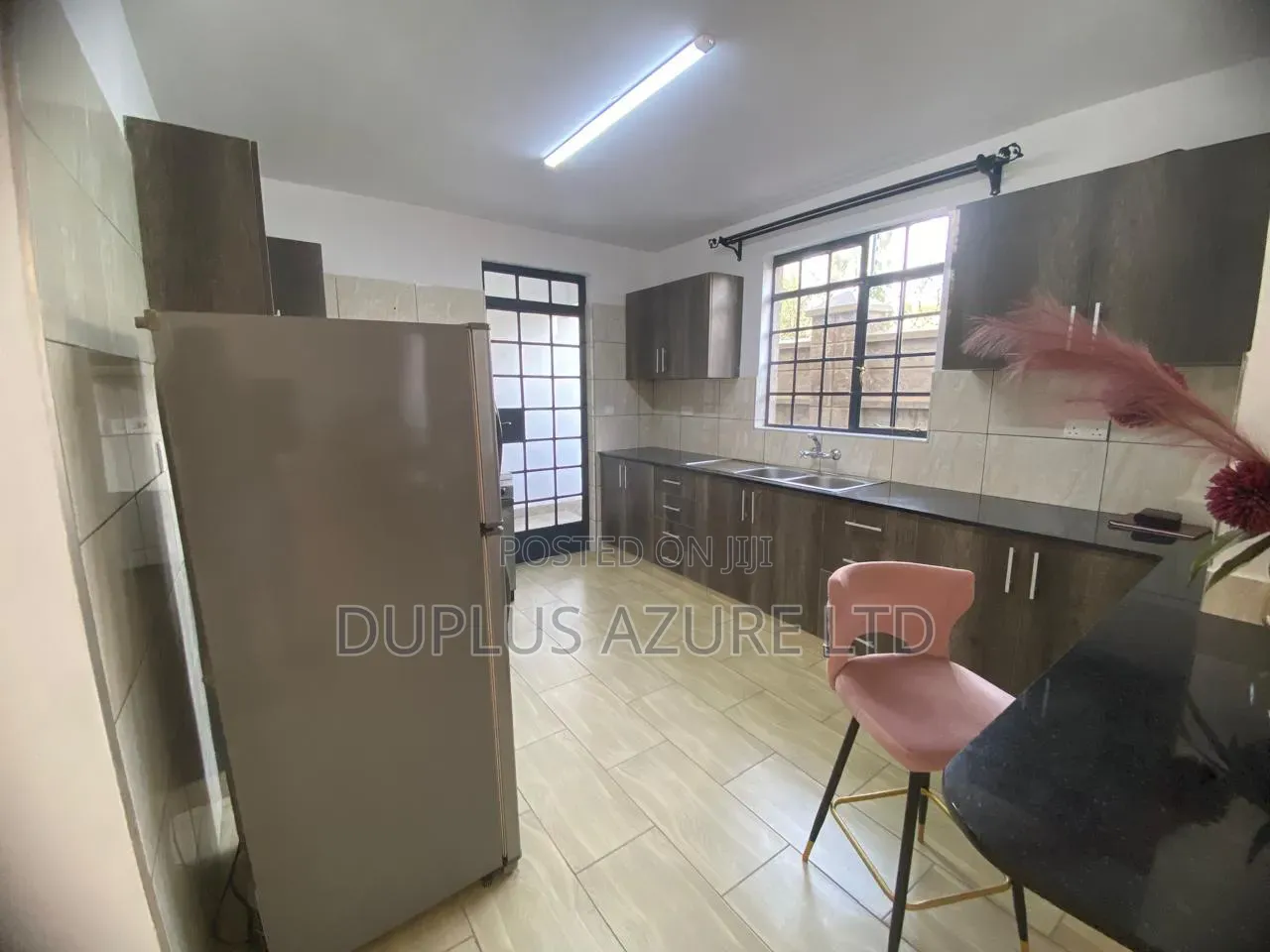 4bdrm Maisonette in Gateway Mall Area for sale in Gateway Mall Area