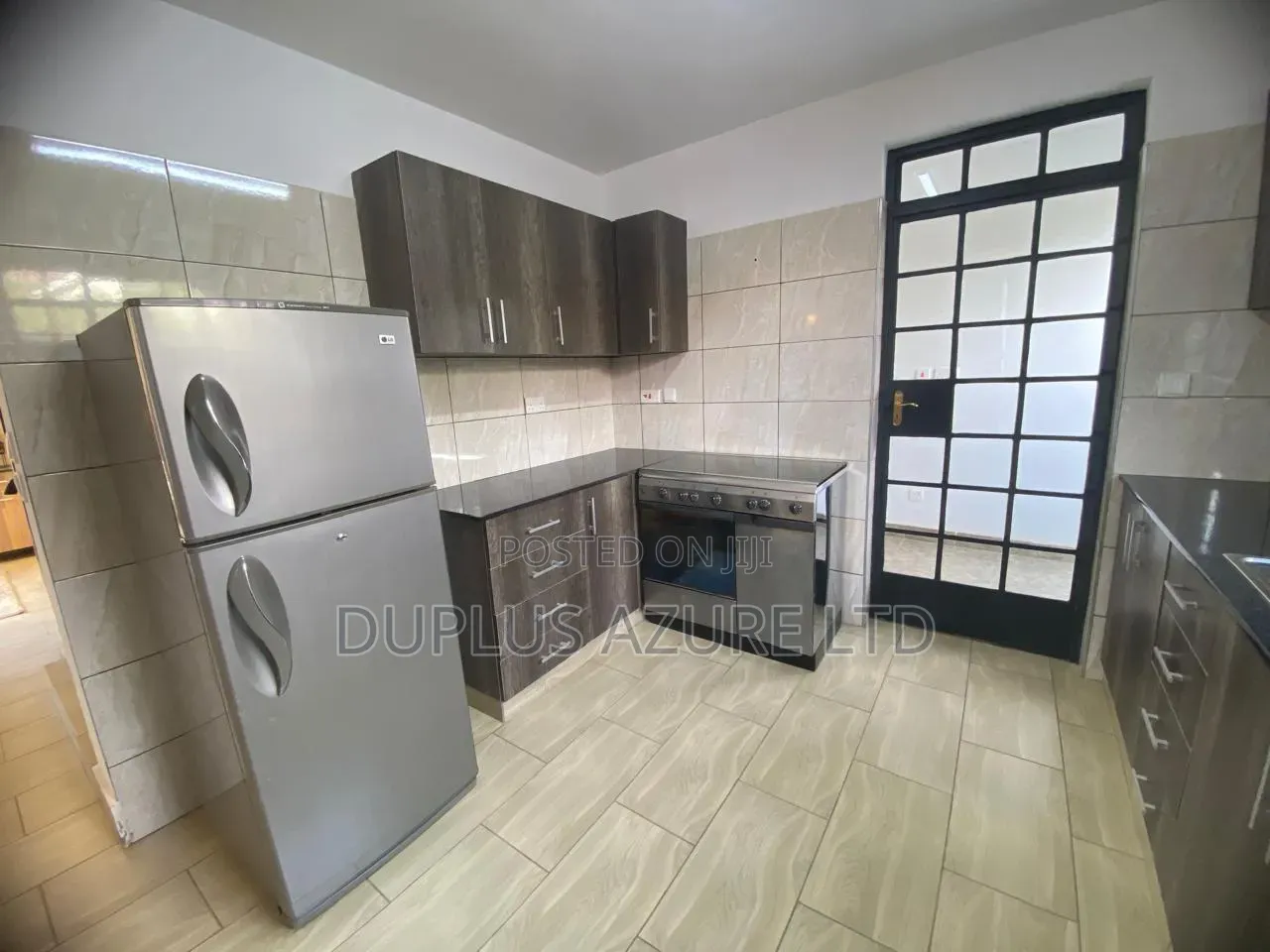 4bdrm Maisonette in Gateway Mall Area for sale in Gateway Mall Area
