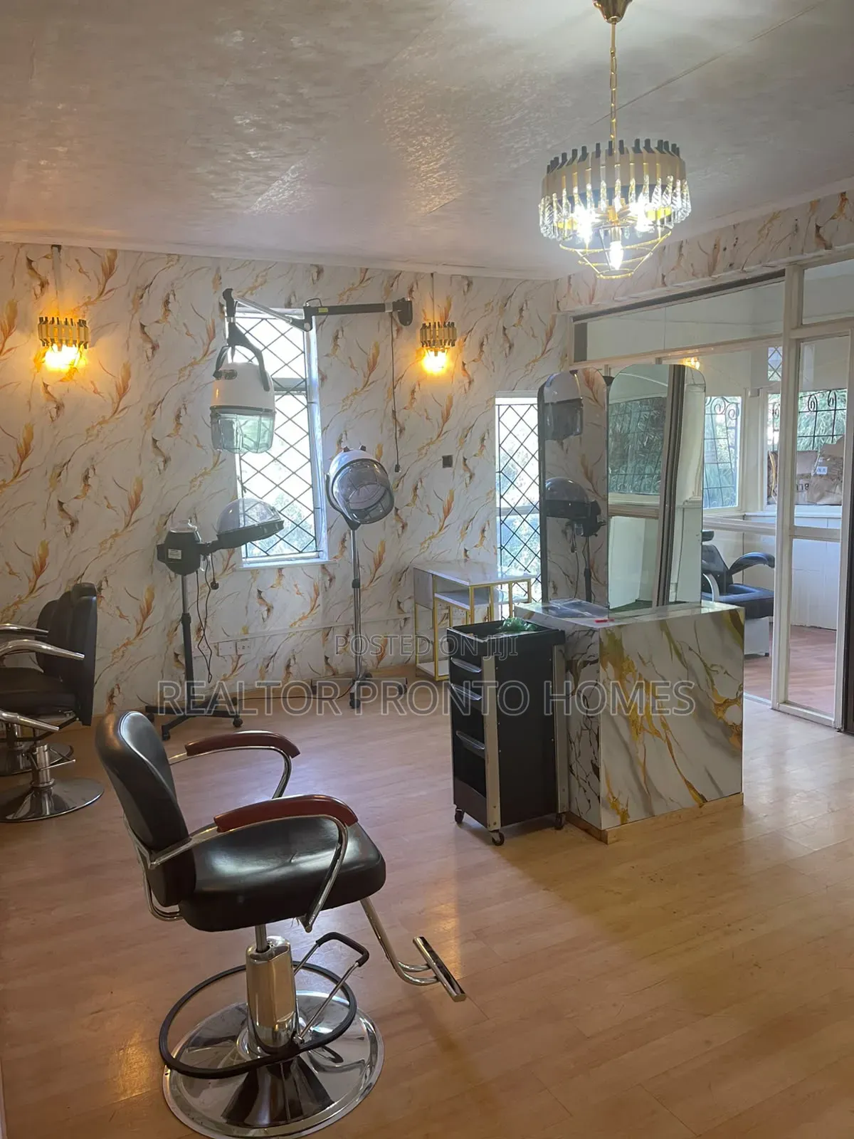 Spacious Office Space in Valley Arcade