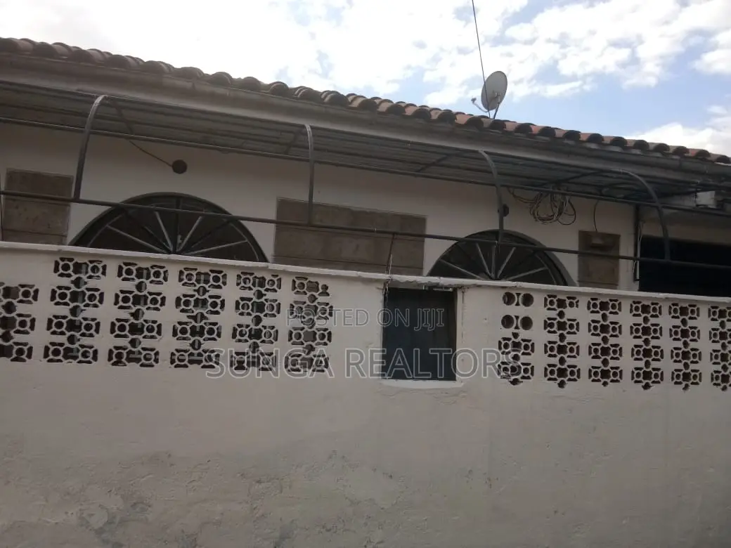 3bdrm Townhouse/Terrace in South C for sale in South C