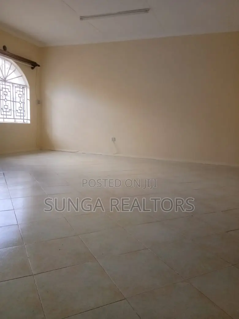 3bdrm Townhouse/Terrace in South C for sale in South C
