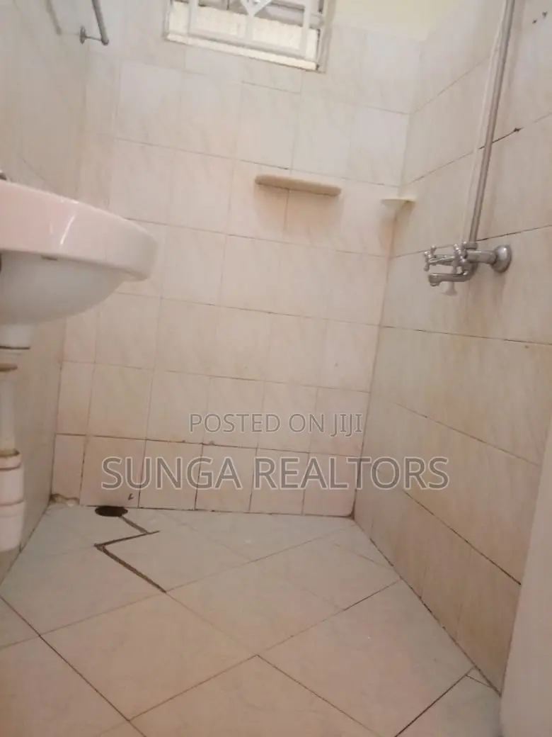 3bdrm Townhouse/Terrace in South C for sale in South C