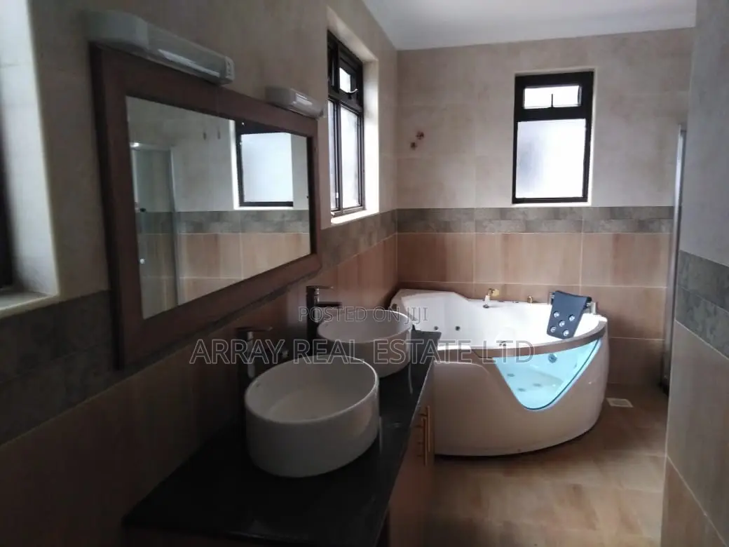 Furnished 4bdrm Villa in Aspire Villas, Riverside Drive for sale in Riverside Drive