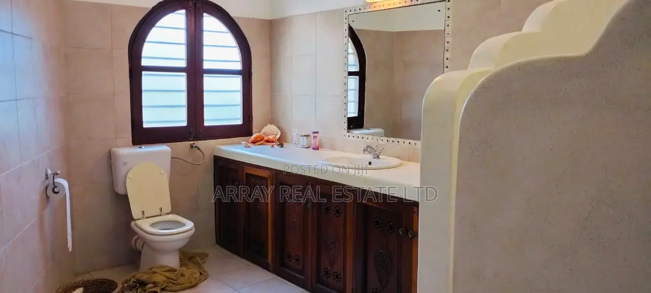 Furnished 4bdrm Villa in Atamu Lono Hotel, Town Centre for sale in Town Centre