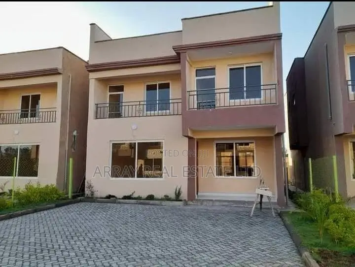 Furnished 4bdrm Villa in 4-Bedroom Villa, Hotel 67 Area for sale in Hotel 67 Area