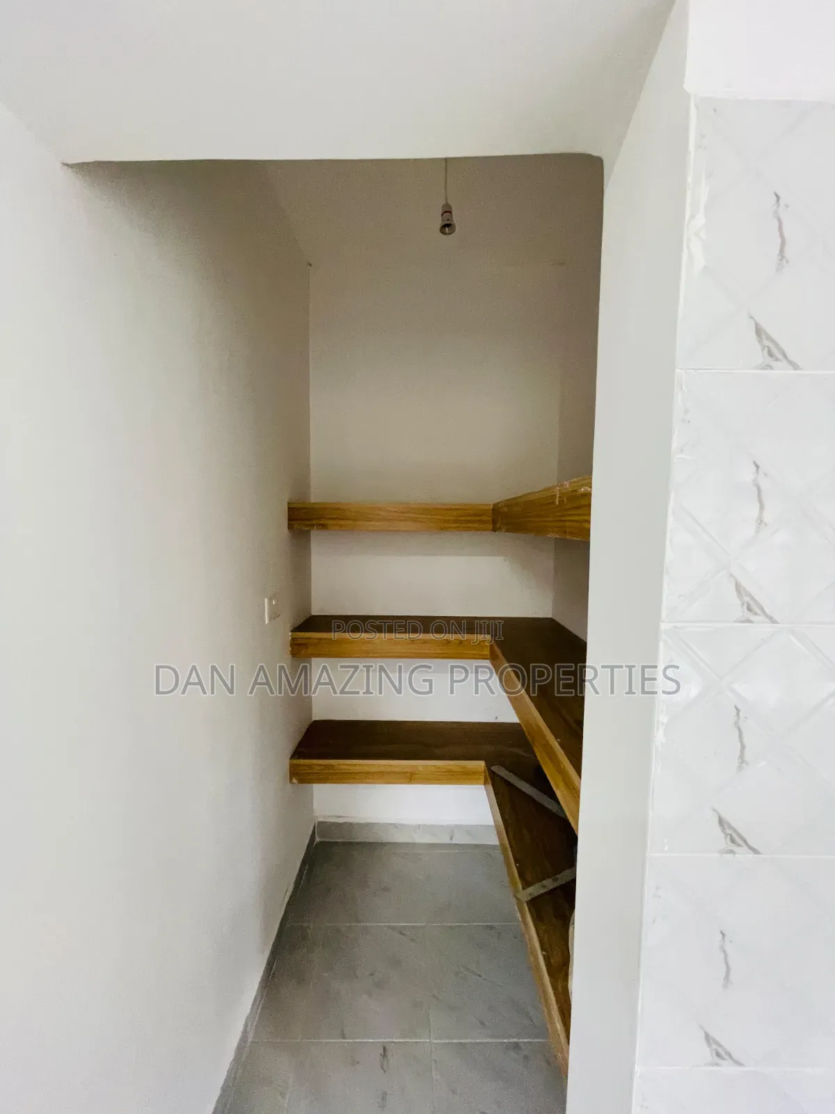 3bdrm Bungalow in Merisho Rd Plus Dsq, Matasia for sale in Matasia