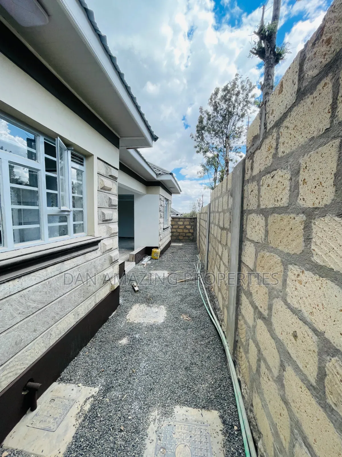 3bdrm Bungalow in Merisho Rd Plus Dsq, Matasia for sale in Matasia