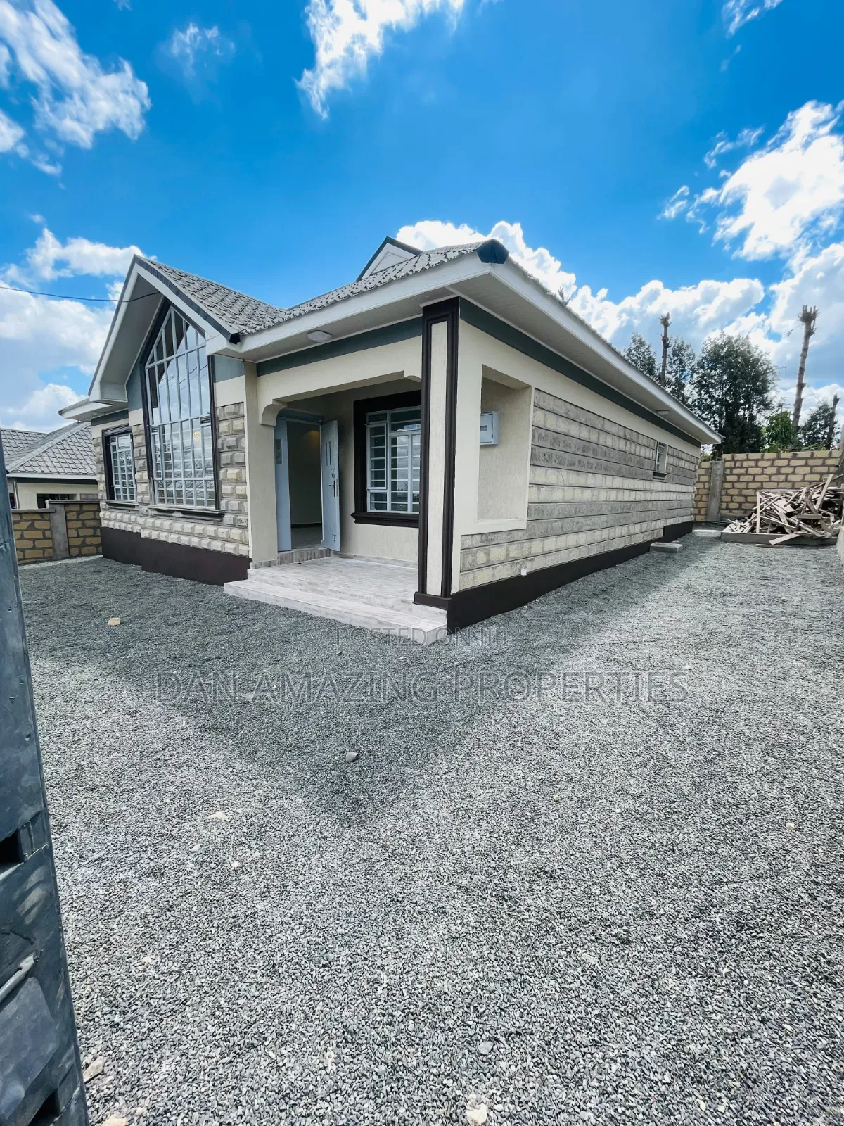 3bdrm Bungalow in Merisho Rd Plus Dsq, Matasia for sale in Matasia