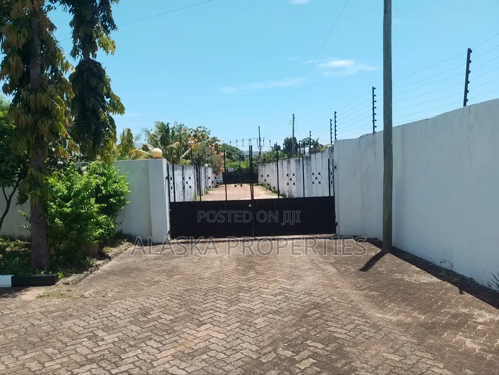 5bdrm Maisonette in Beach Road, Nyali Mkomani for sale in Nyali Mkomani