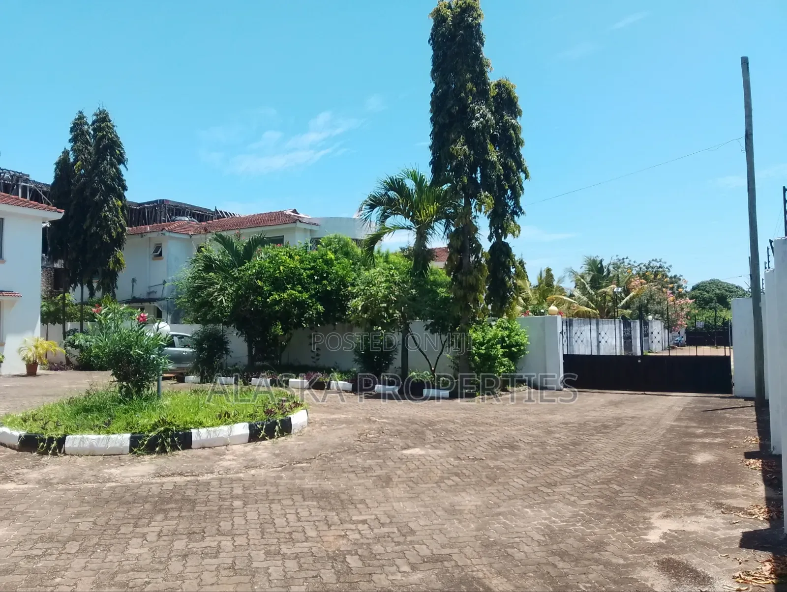 5bdrm Maisonette in Beach Road, Nyali Mkomani for sale in Nyali Mkomani