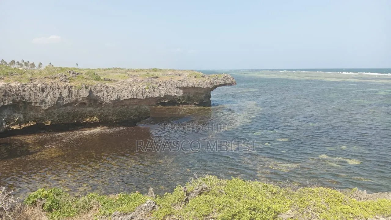 2 Acres Forsale in Kilifi Roka Beach, Touching the Ocean. in Kilifi Town
