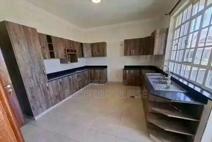 3bdrm Duplex in Gateway Mall Area for rent in Gateway Mall Area