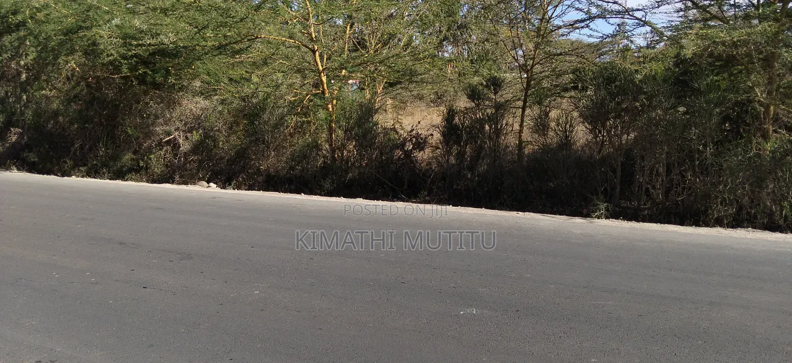 A Very Prime Commercial 1/2 Ideal for a Petrol Station in Kandisi