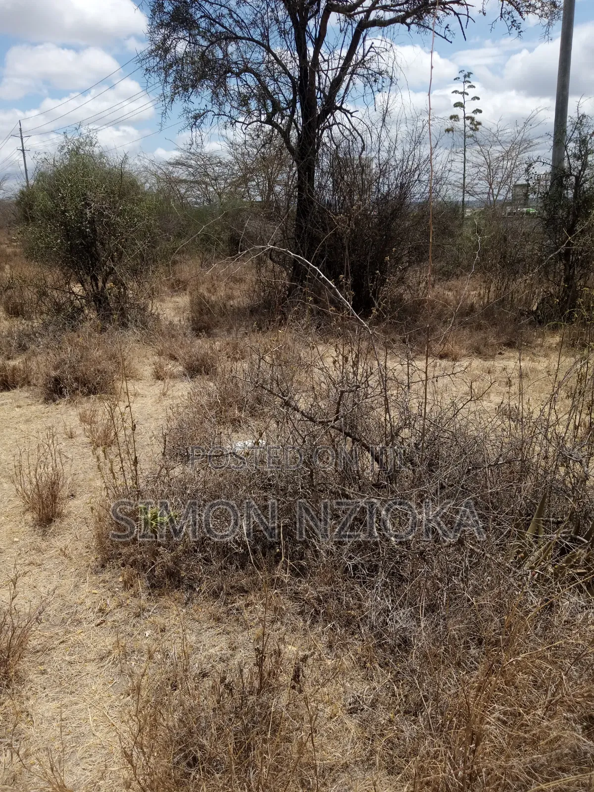 5 Acres for Sale Touching Mombasa Road Tarmack in Kinanie
