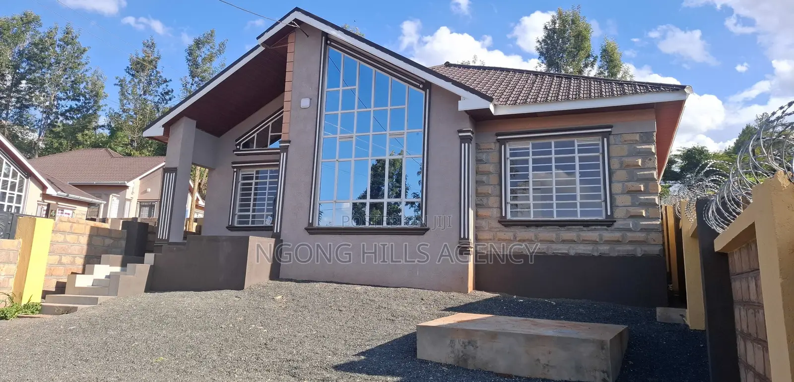 3bdrm Bungalow in Ololua, Oluulua for sale in Oluulua