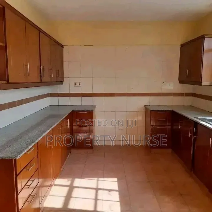 3bdrm Townhouse / Terrace in Gateway Mall Area for rent in Gateway Mall Area