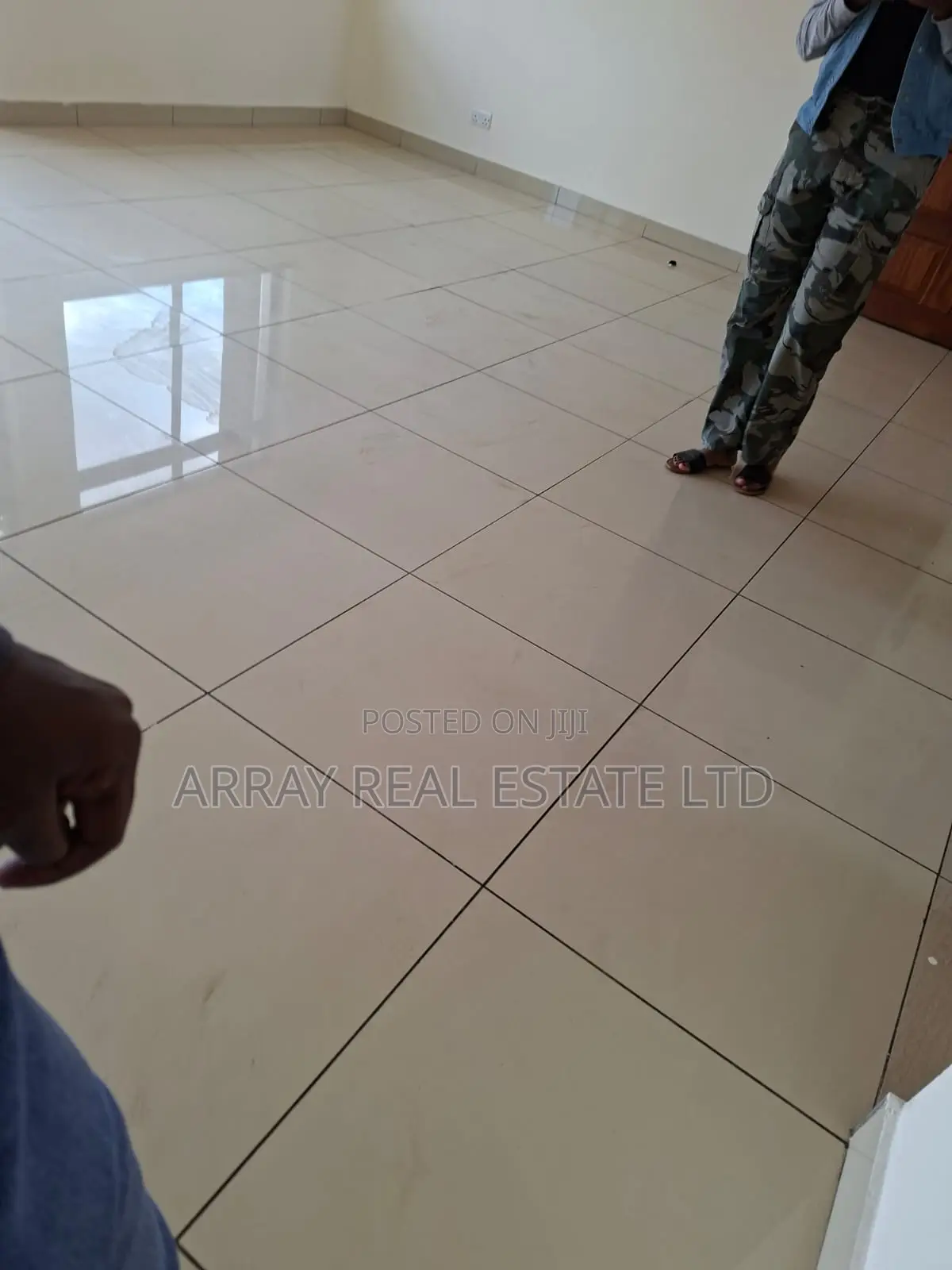 Furnished 3bdrm Apartment in Raphta Road Area for sale in Raphta Road Area