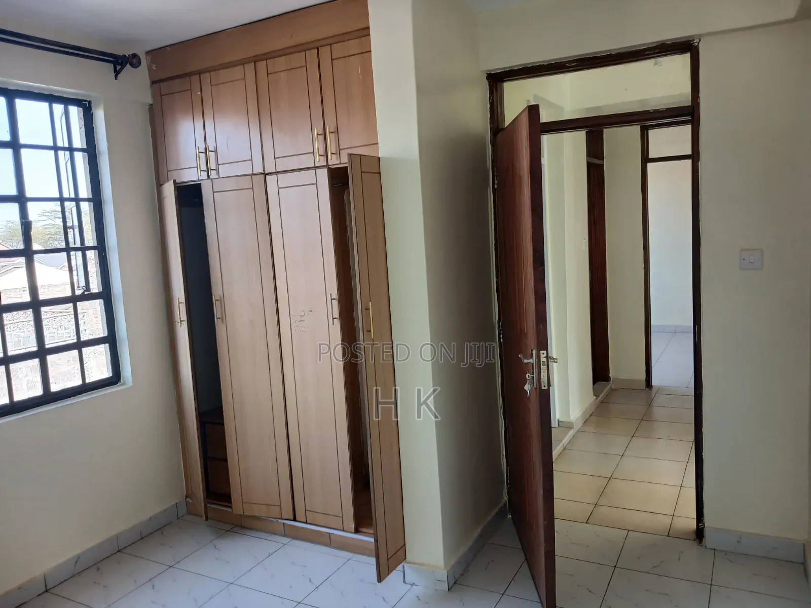 3bdrm Block of Flats in South C for sale in South C