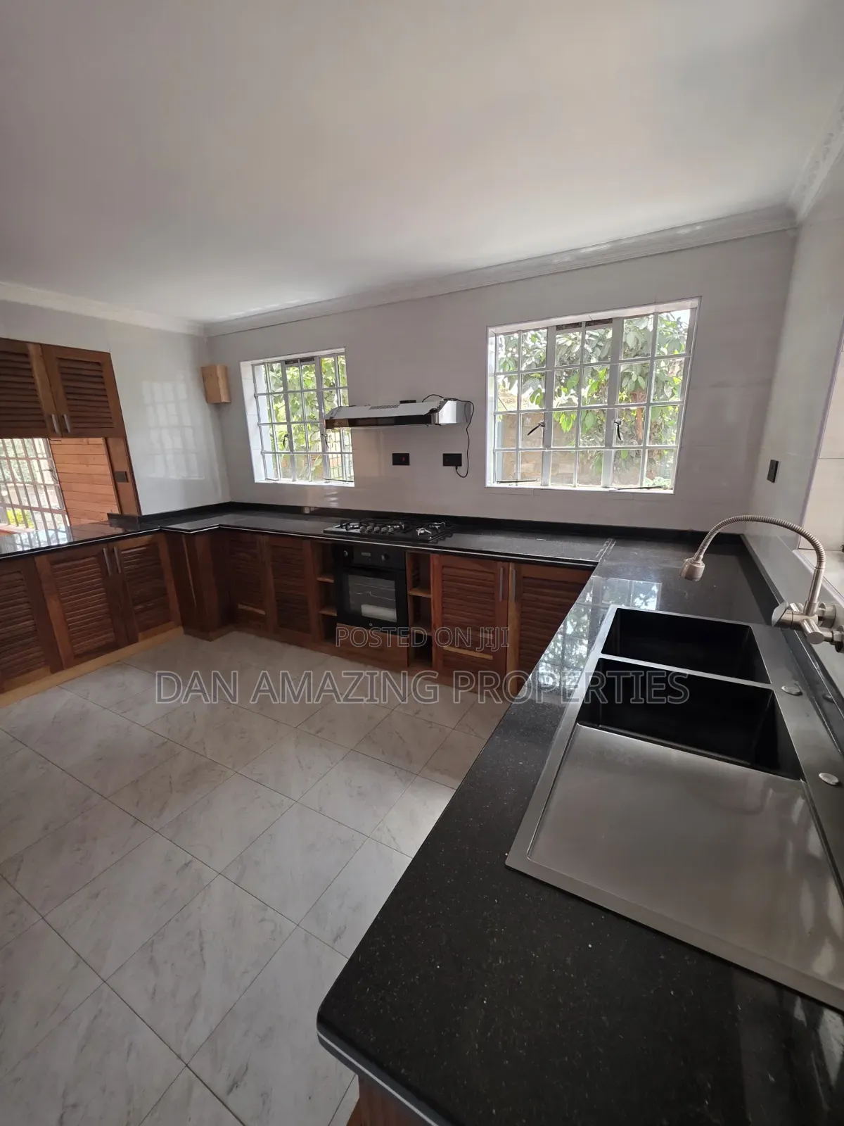 6bdrm Maisonette in Lemiso Rd On 1/4, Kibiku for rent in Kibiku