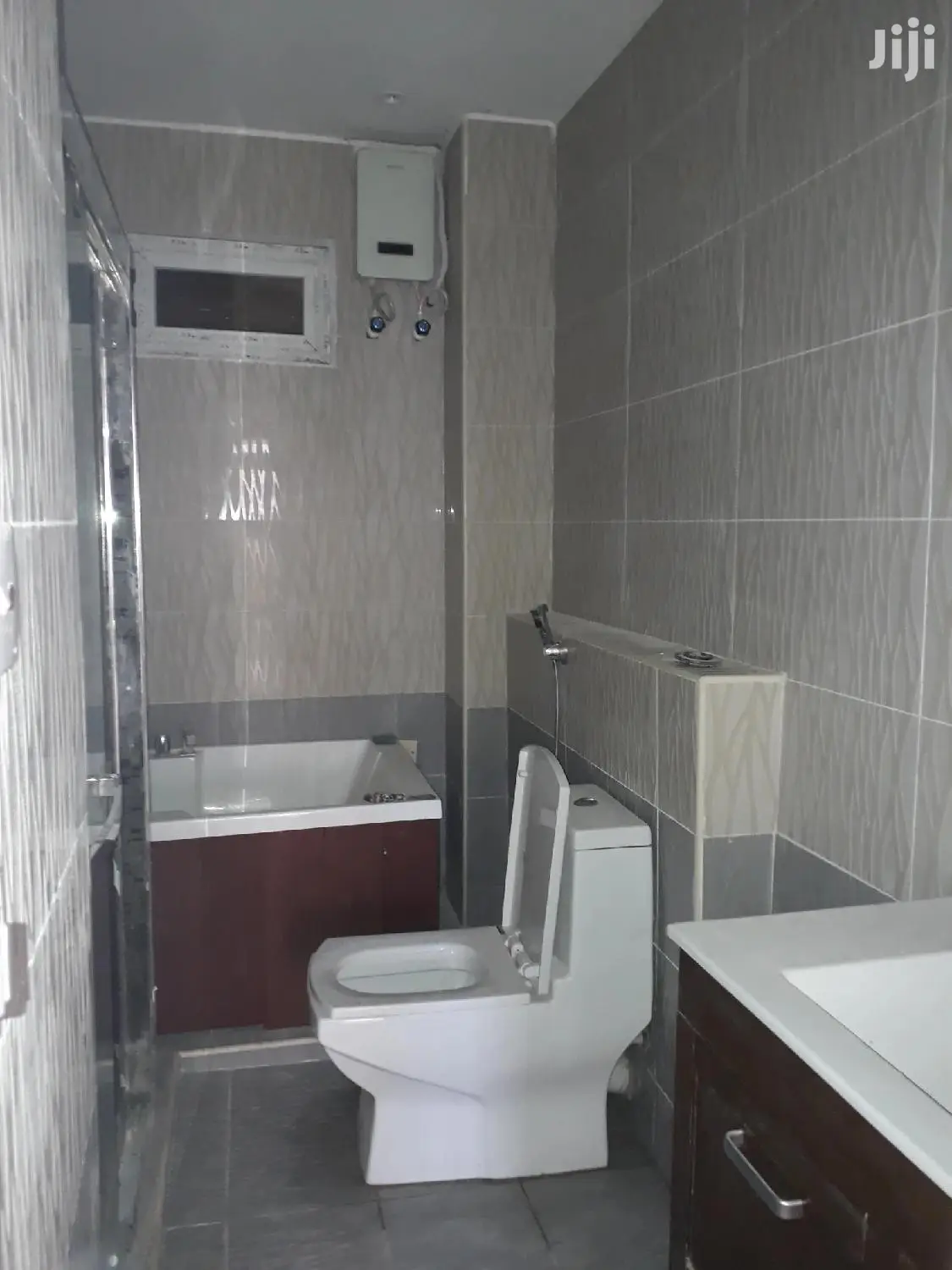 Luxury 3-Bedroom Flats for Sale - Elevate Your Lifestyle Today in Tudor
