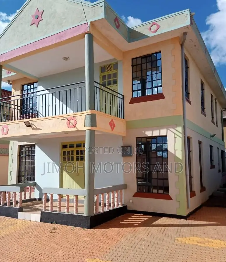 House for Sale in Ngoigwa: Invest in Your Dream in Parklands/Highridge